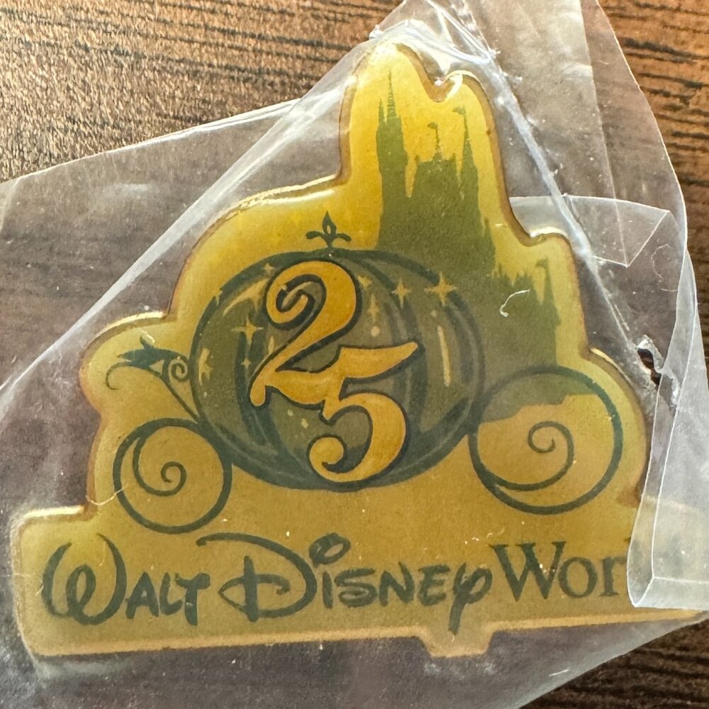 Disney Pin Cast WDW 25 Anniversary Cinderella Coach Carriage Blue Lettering